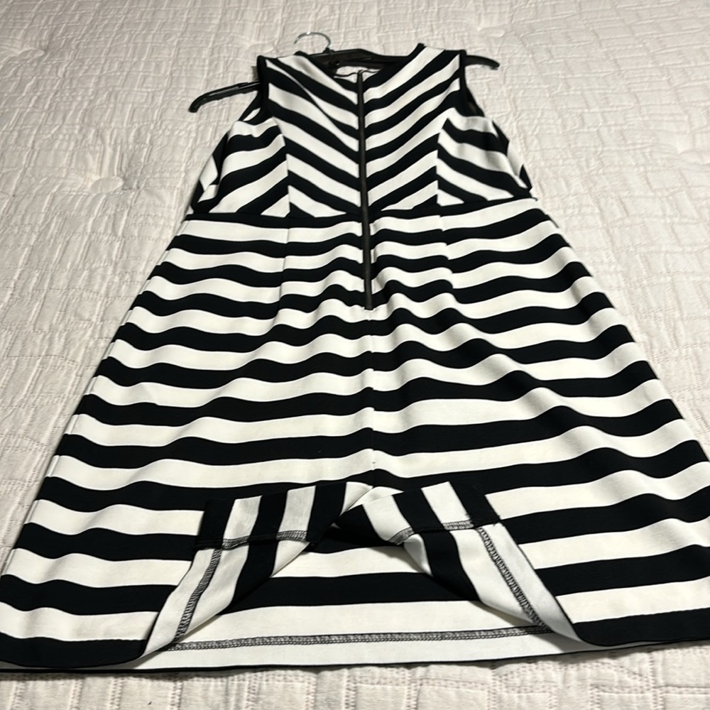 Ann Taylor Loft Ponte Dress ๐ - Picture 3 of 5